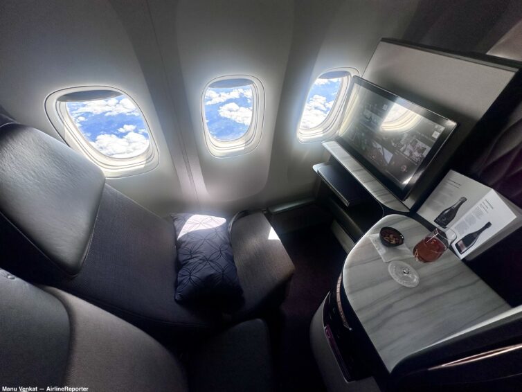 Exploring the Qsuite Experience on Qatar Airways’ 777