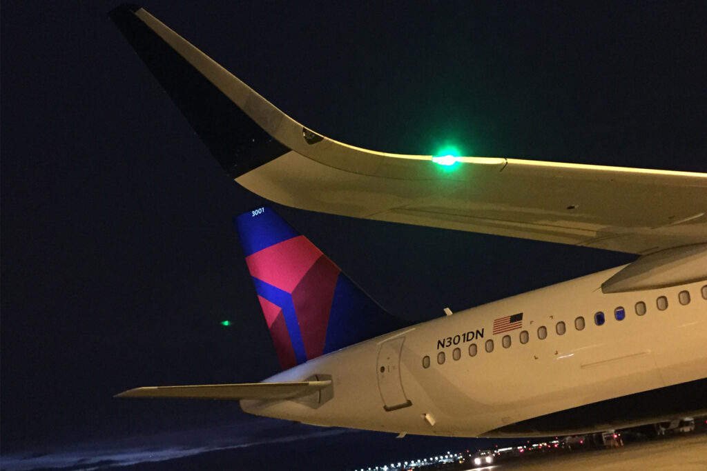 Delta Airlines Offers $30,000 to Passengers of Toronto Incident