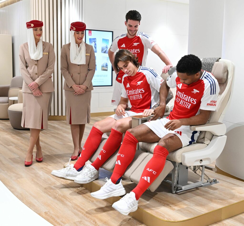 Arsenal Players Experience Emirates’ Unique Travel Store in London