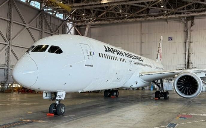 Japan Airlines Launches First Riblet-Coated Aircraft for a Greener Future