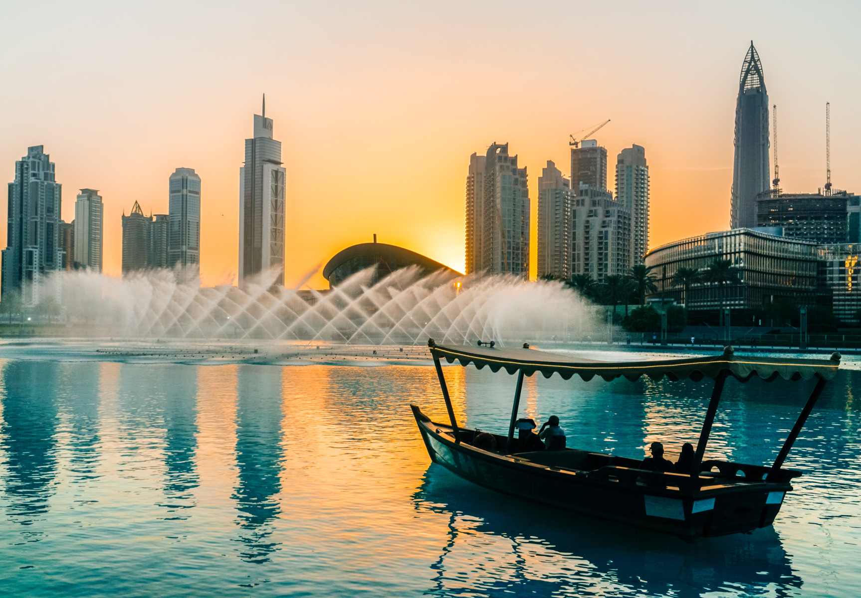 Enjoy Special Offers When Flying to Dubai with Emirates Airlines