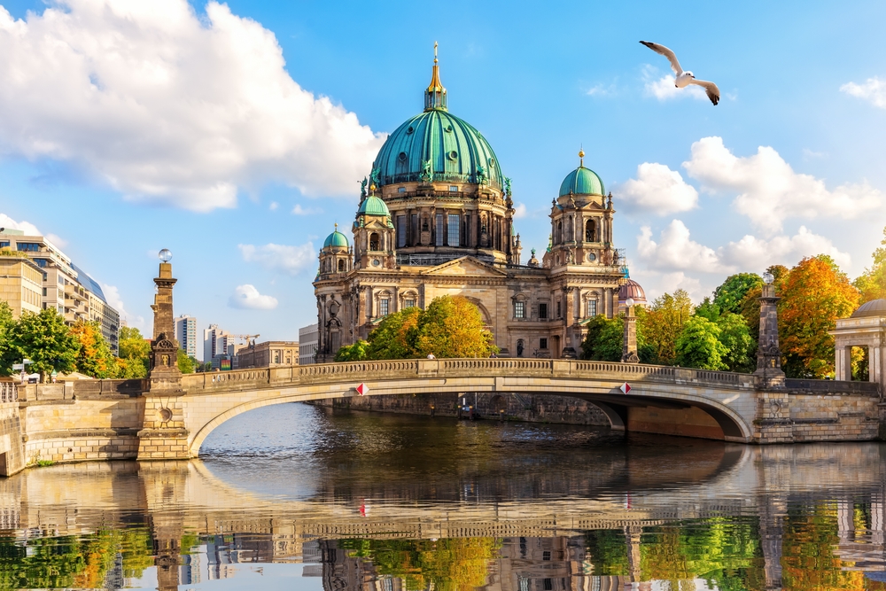 Analyzing the Future of Berlin Tourism in 2025: Insights from Digital Data