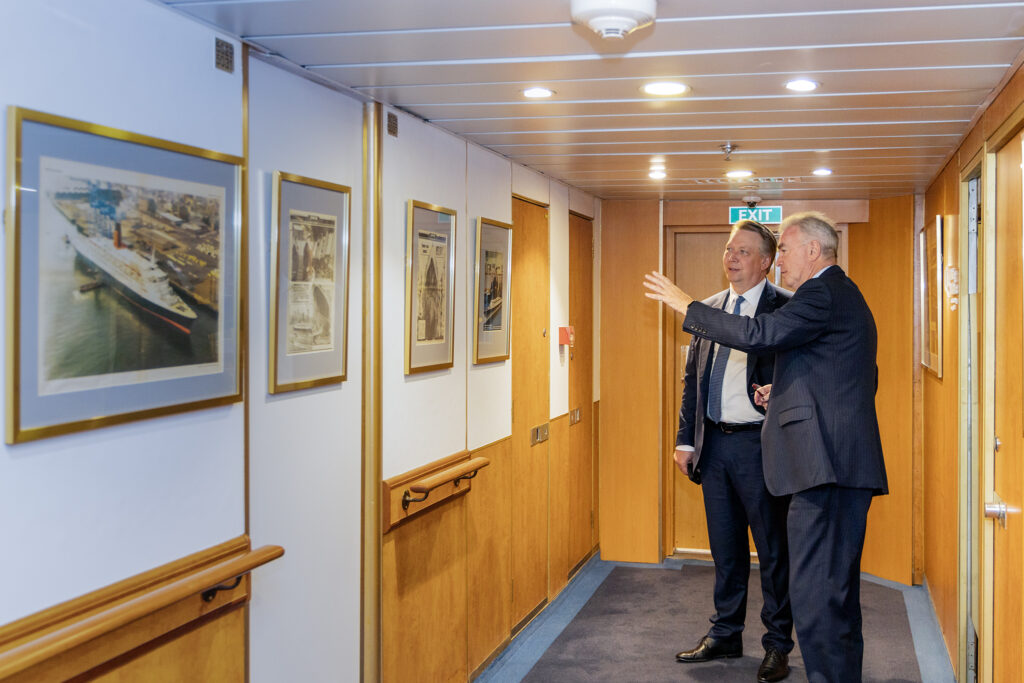 Queen Elizabeth 2 in Dubai Introduces Two New Heritage Installations