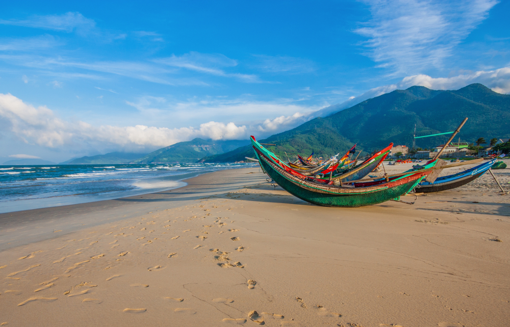 Lang Co Bay: A Gateway to Central Vietnam's Rich Culture and Cuisine
