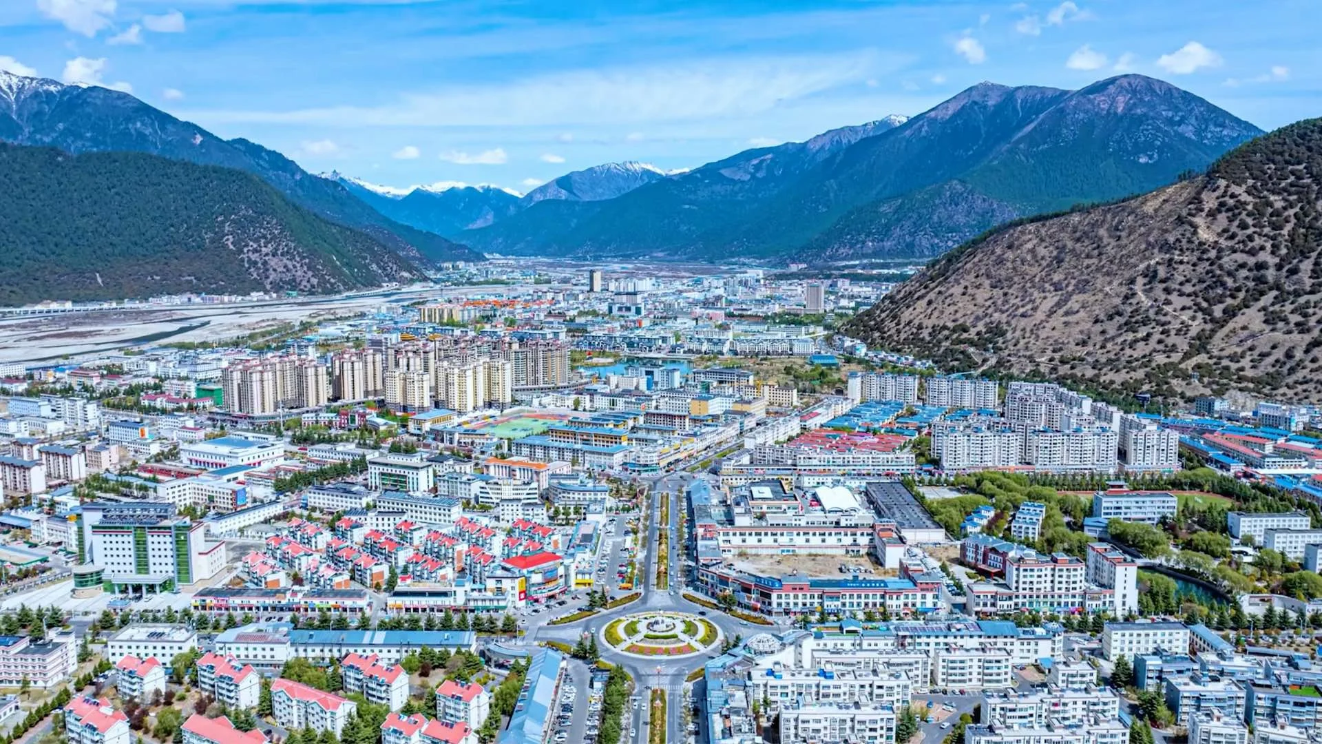 ‘Sky Roads’ Reflecting Xizang's Path from Isolation to Modernity