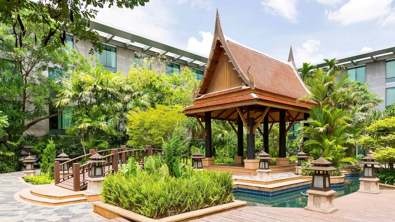 Essential Flexibility for Airport Travelers: Insights from Christophe Geoffroy