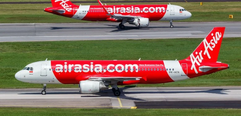 Surge in Flight Cancellations Affects Holiday Travelers