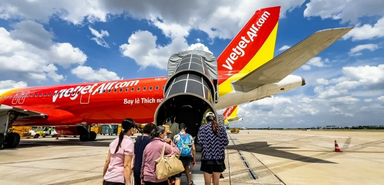 Vietnamese Airline Expands with New Routes to China and Aircraft Financing